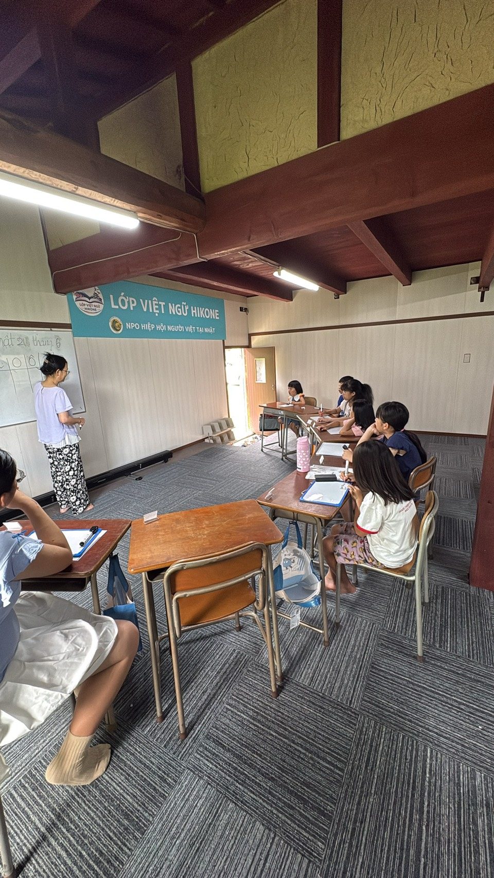 Lớp học tiếng việt tháng 6-2026